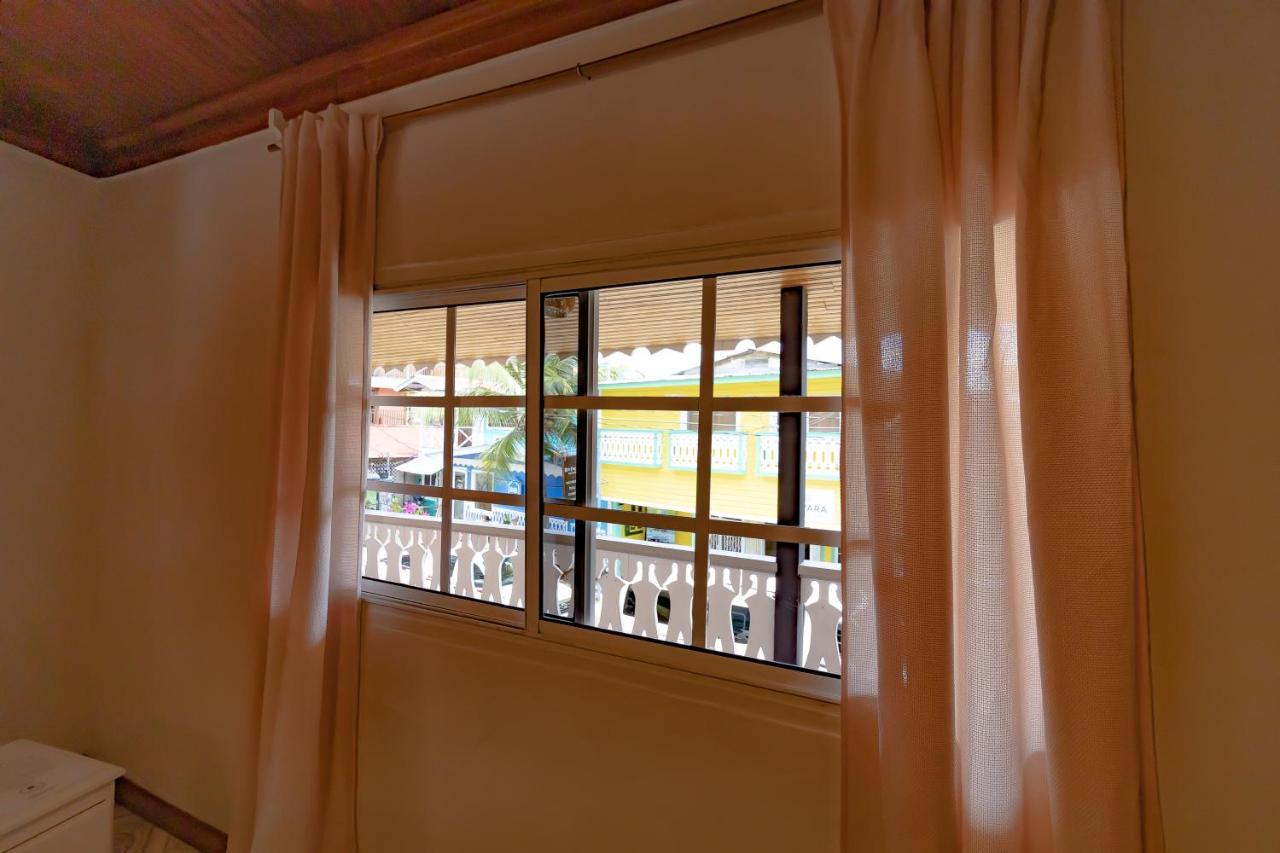 Cat In The Cup B&B Bocas del Toro Exterior foto